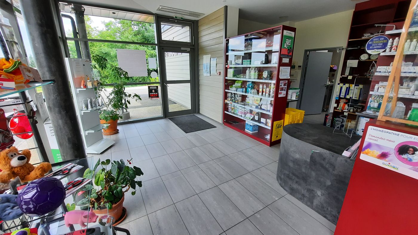 L’espace vente de la clinique : aliments, produits d’hygiène et accessoires